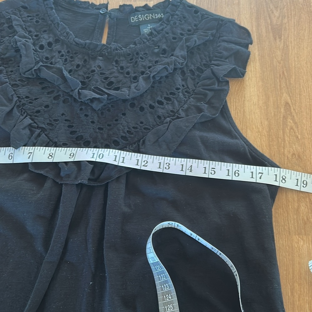 Elegant Black Sleeveless Top - Picture 8 of 10